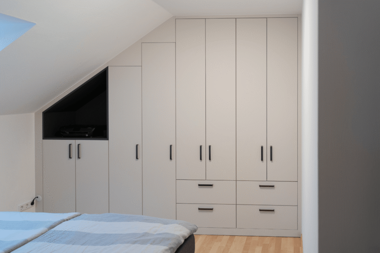 Kleiderschrank (1)